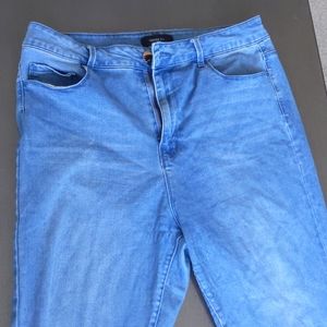 High-waisted, skinny jeans